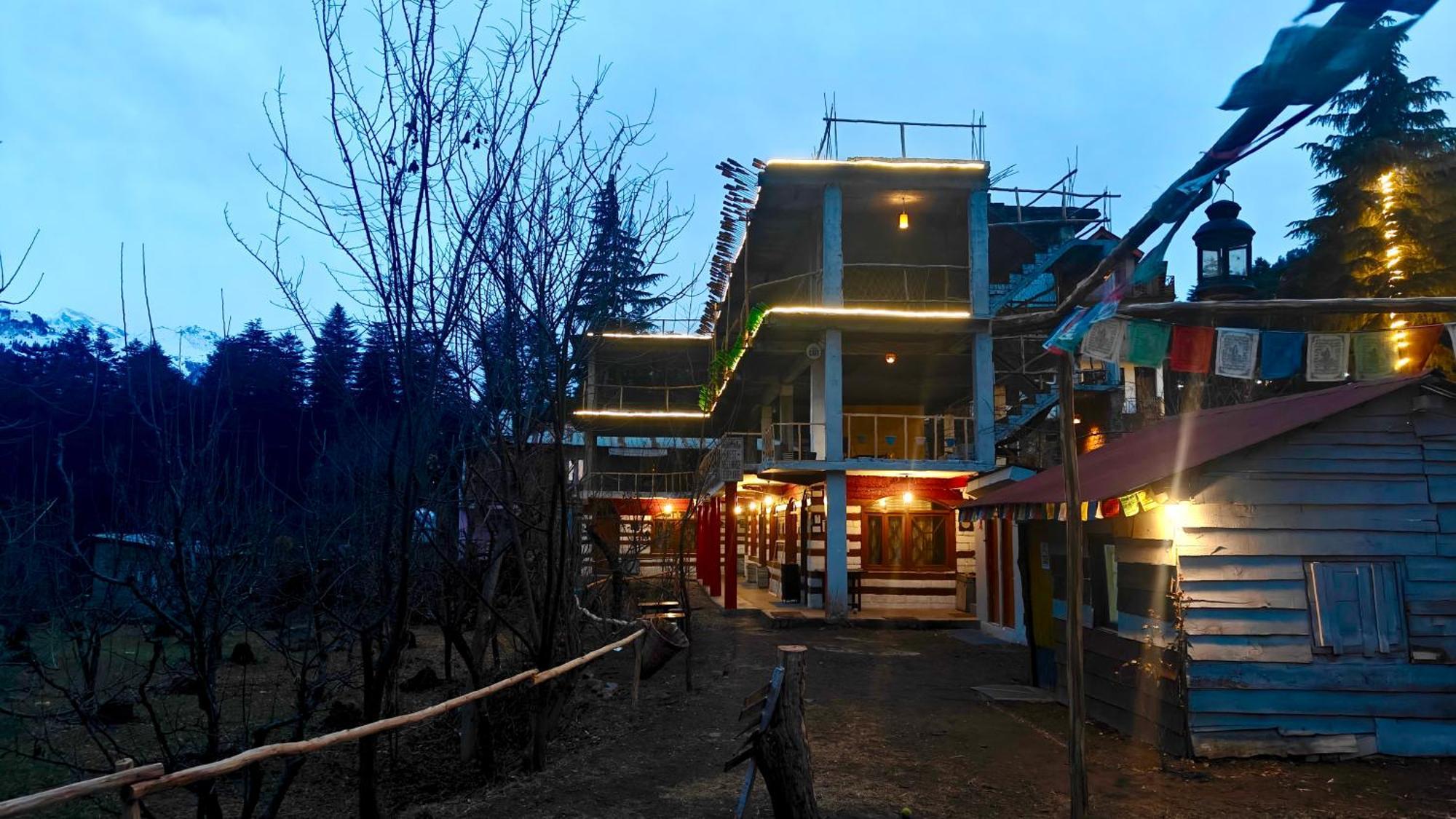 Basecamp Manali Hostel Eksteriør bilde